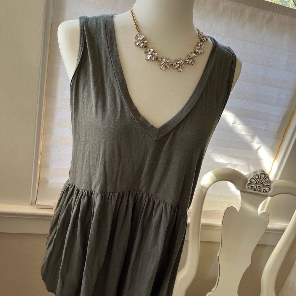 t.la Anthropologie top size small
